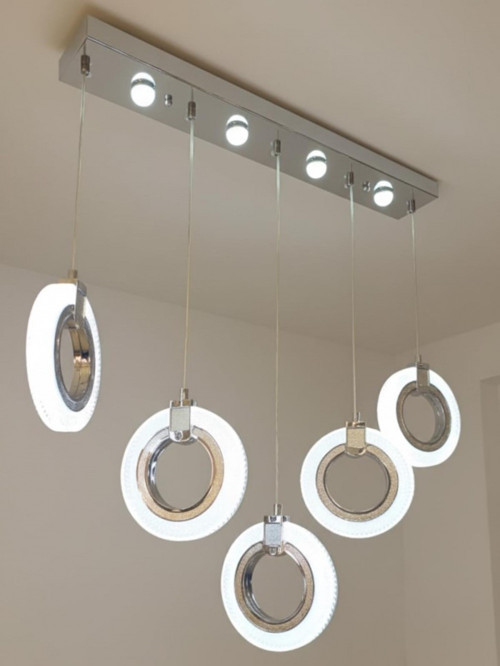 AV-7044-0067-5YM-K Krom Kaplama Modern Avize LED Metal Pleksi H: 70 cm, WxD: 70x20 cm