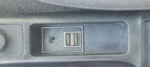 Audi A6 C5 USB giriş kapağı çerçevesi - 4940465