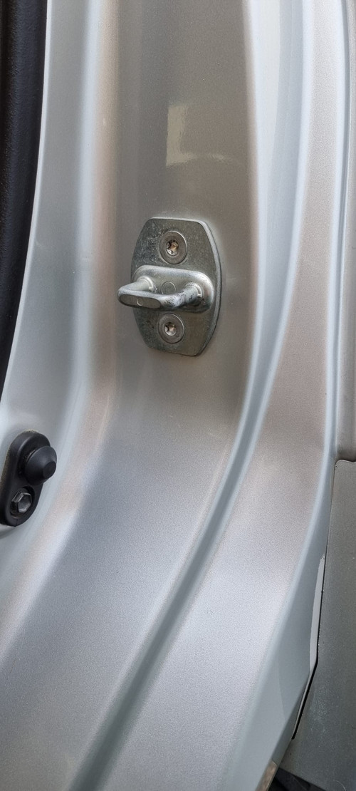 Toyota SW4 _ Fortuner Kapı Kilidi Kapağı veya Trim Parçası - 5557223