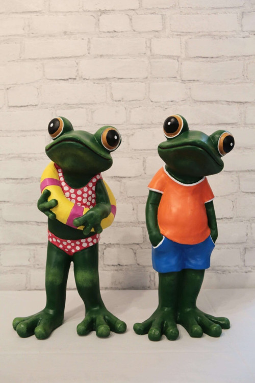 Tatilci Kız Ve Erkek Kurbağatemalı Ikili Obje