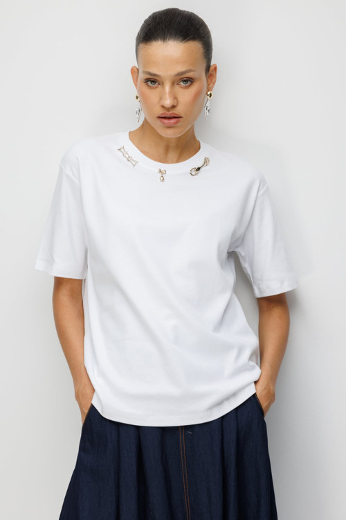 Kadın Yakası Aksesuarlı Sıfır Yaka Pamuklu T-Shirt 71454 Beyaz