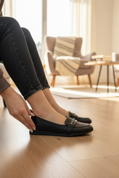 Kadın Taşlı Bantlı Loafer Tarzı Konforlu Siyah Babet