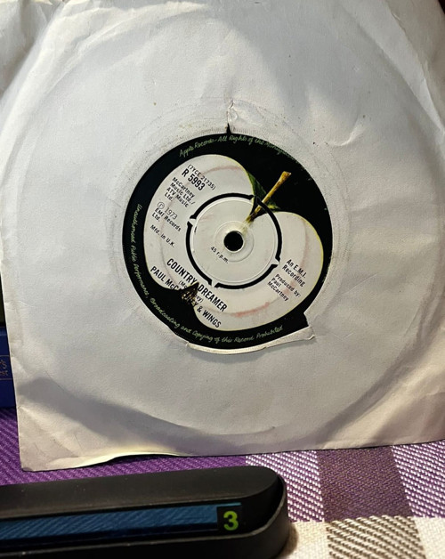 Paul McCartney & Wings - Helen Wheels / Country Dreamer (1973 UK Press) 7" Vinyl Single