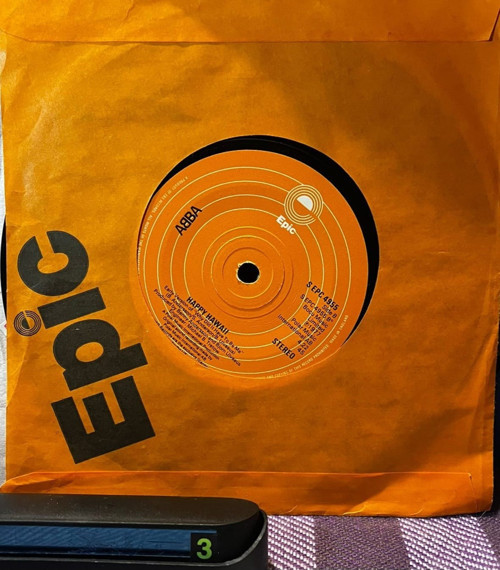 ABBA - Knowing Me, Knowing You / Happy Hawaii (7" Vinyl, Single, UK Press, S EPC 4955)
