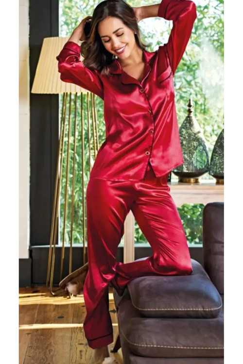 Kırmızı Saten Düğmeli Siyah İşlemeli Bel Lastikli Kadın Kırmızı Pijama Alt Üst Takımı
