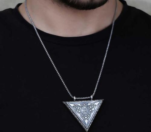 925 Ayar Gümüş Üçgen İçi Açılabilen Muskalık Gümüş Kolye