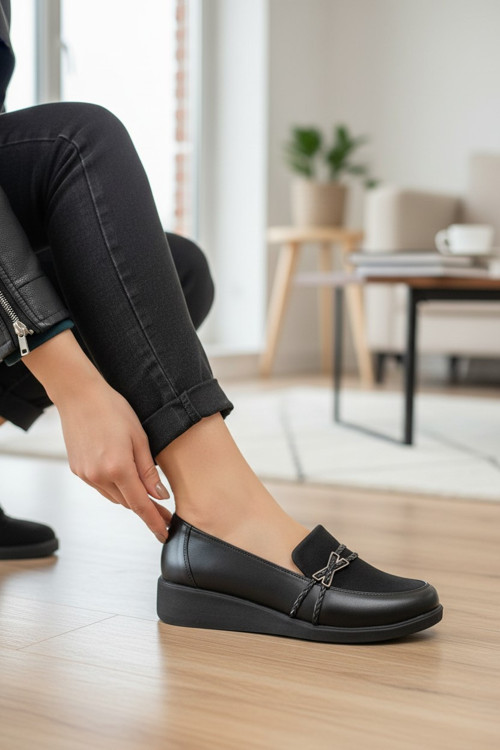 Aksesuar Detaylı Hakiki Deri Ortopedik Kadın Loafer Babet