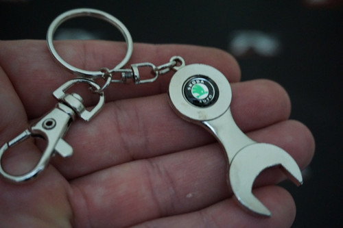 Skoda Logo İngiliz Anahtarlık Sibop Kapağı Seti N11.271