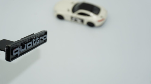 Quattro Gri Siyah Ön Panjur Logo Amblem Audi İle Uyumlu