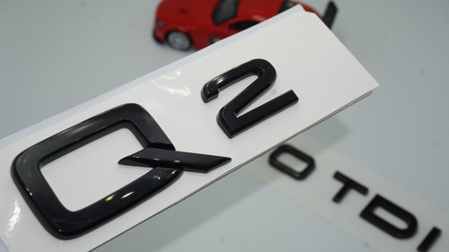 Audi Q2 40 TDi Parlak Siyah ABS 3M 3D Bagaj Yazı Logo Ürü