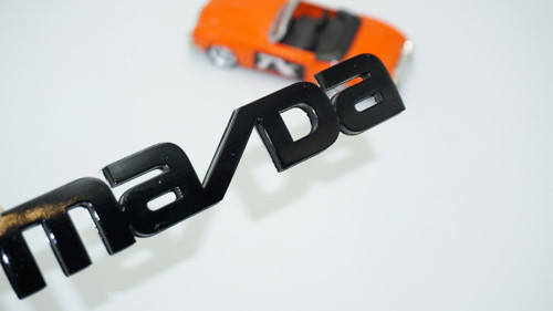 Mazda Bagaj 3m 3d Parlak Siyah Abs Logo Amblem