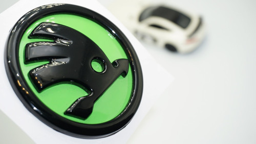 Skoda Bagaj 8cm Yeni Nesil Yeşil Siyah Logo Amblem