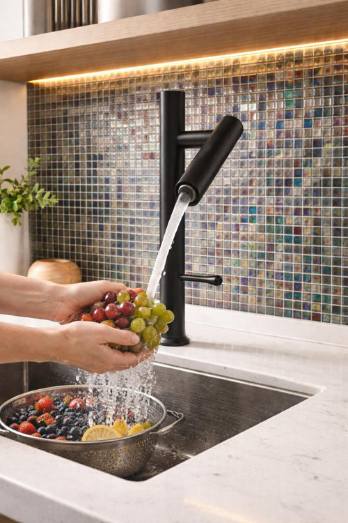 Modern Mutfak Eviye Çanak Bataryası Hareketli Tek Kollu Şık Minimal Mikrofon Tasarım