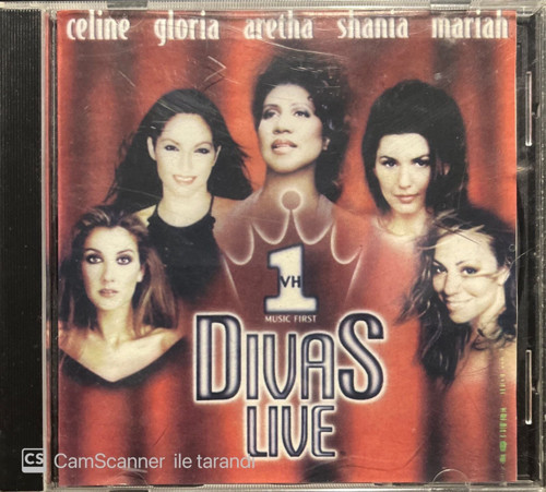(Plak Değildir CD dir) CD Divas Live CD