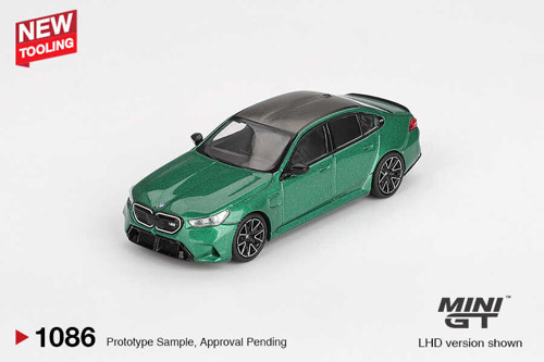 MINI GT BMW M5 G90 Isle of Man Green Metallic 1:64 Diecast Model Araba MGT01086
