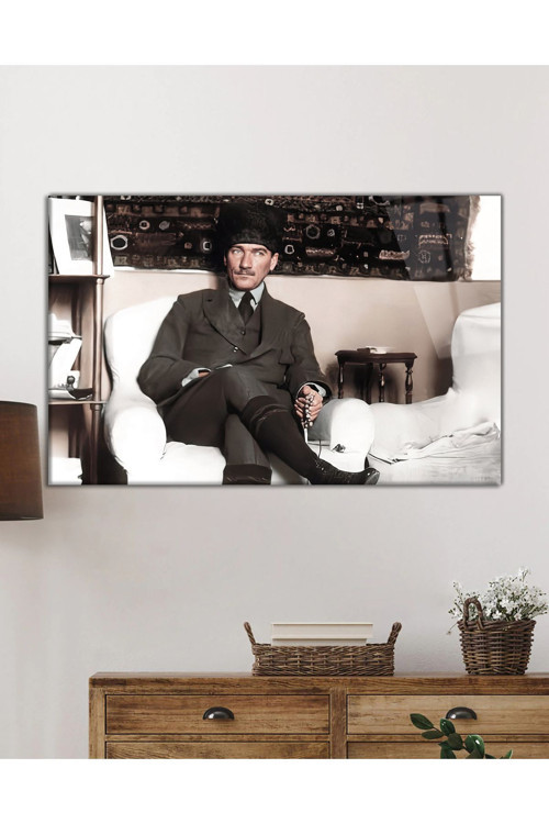 Takım Elbiseli Atatürk Portresi Cam Tablo, Temperli Ve Rodajlı Dayanıklı Cam