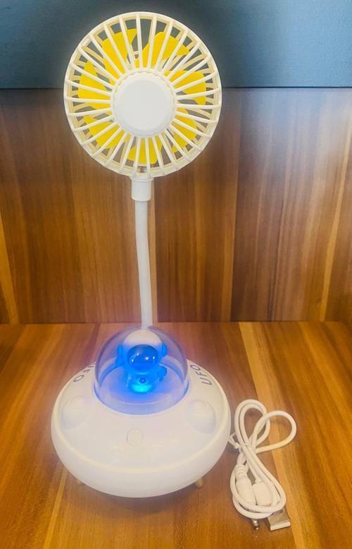 Fanlı Gece Lambalı Şarjlı USB'li Soğutucu Yaz sıcaklarına karşı serinlemenin ve aydınlatmanın mükemm