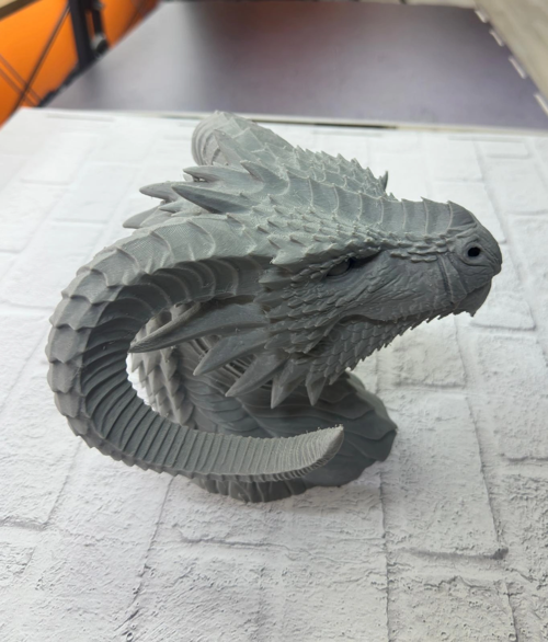 ASILABİLİR / MASAÜSTÜ EJDERHA MODELİ 3D DEKORATİF HEYKEL 22X17 CM