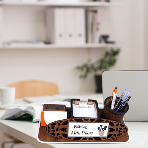 Kişiye Özel Psikolog Masa İsimliği | Modern Ahşap Masaüstü Organizer ve Kalemlik