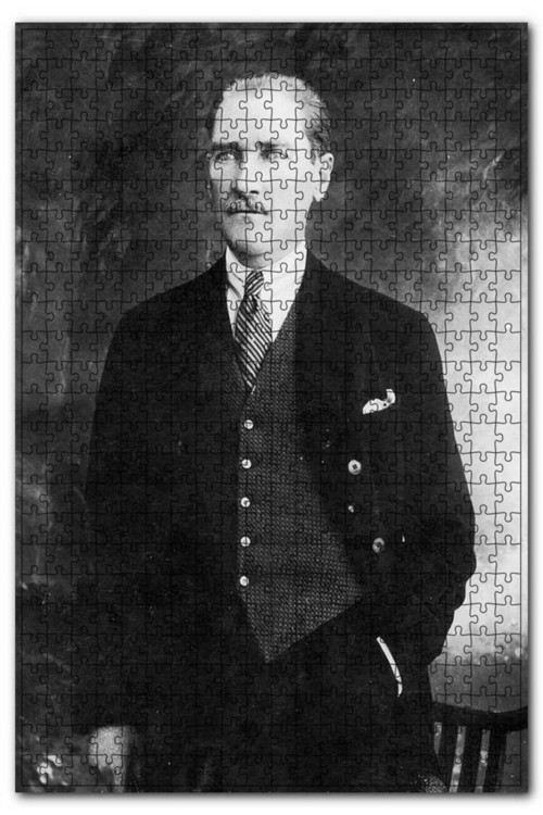 Atatürk Takım Yelek Bıyıklı Ayakta 120 Parça Puzzle Yapboz Mdf (ahşap)