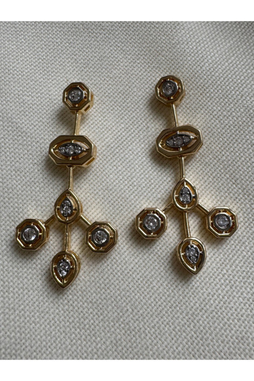 Melis G. Modeli Beyaz Taşlı Küpe
