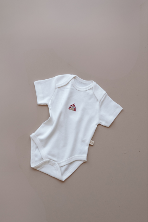 Sirk Nakışlı Kısa Kollu Çıtçıtlı Bebek Body