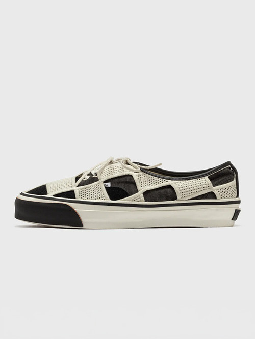 LX Authentic 44 Shell Knit Uniseks Siyah/Beyaz Spor Ayakkabı - VN000Y0R