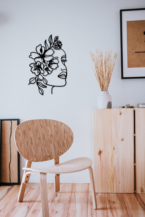 kadın Ve Çiçek Temalı Metal Tablo - Dekoratif Metal Duvar Tablosu - 43,5X69 Cm