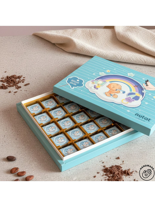 İsimli Erkek Bebek Çikolatası – 72’li Madlen + Sunum Kutusu