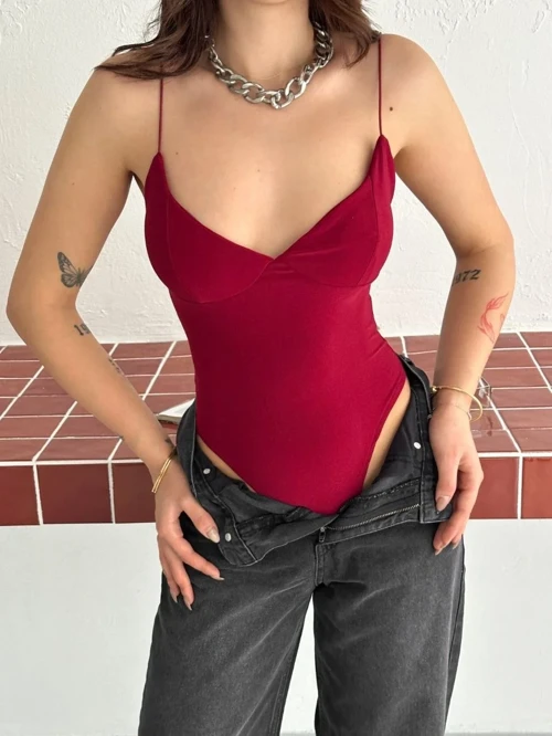 Kadın Derin Dekolte Askılı Body Sırt Dekolteli Şık Kolsuz Yazlık Bodysuit - Kırmızı