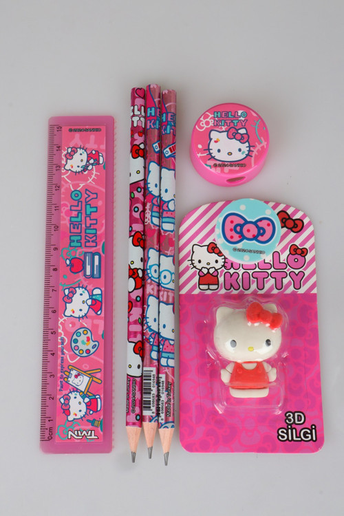 DEKOMUS CEP DEFTERİ HEDİYELİ LİSANSLI HELLO KITTY "3 ADET KURŞUN KALEM,3D SİLGİ,KALEMTRAŞ,CETVEL SETİ