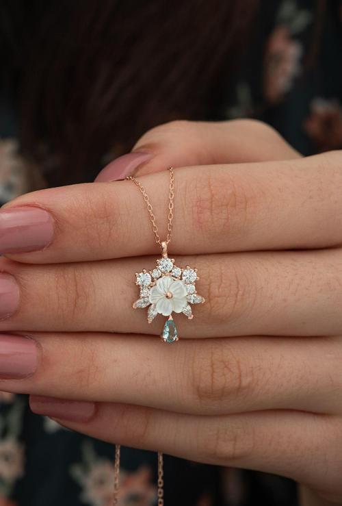 925 Ayar Aquamarin Taşlı Manolya Çiçeği  Kolye Kadın Gümüş Kolye