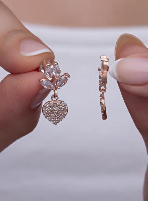 925 Ayar Gümüş  Mekik Zirkon Taşlı Sallantılı Kalp Model Küpe