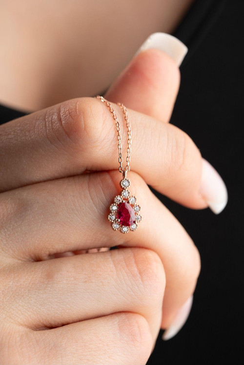 925 Ayar Gümüş Elmas Montür Damla Kırmızı Zirkon Taşlı Kolye