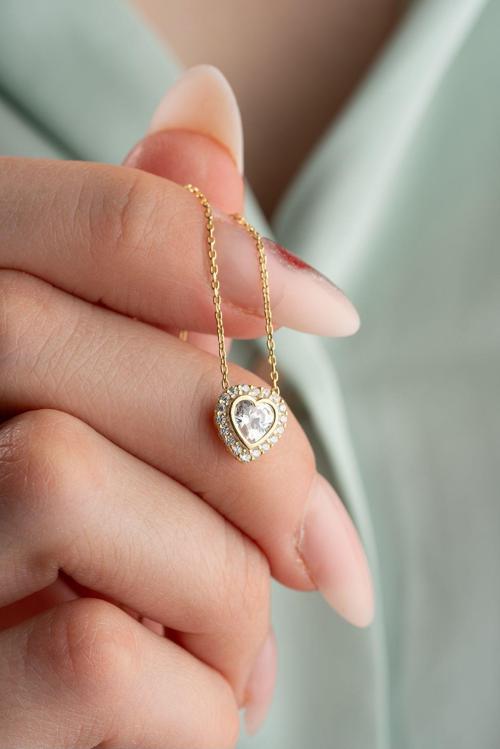 925 Ayar Gümüş Gold Kaplama Beyaz Taşlı Kalp Kolye