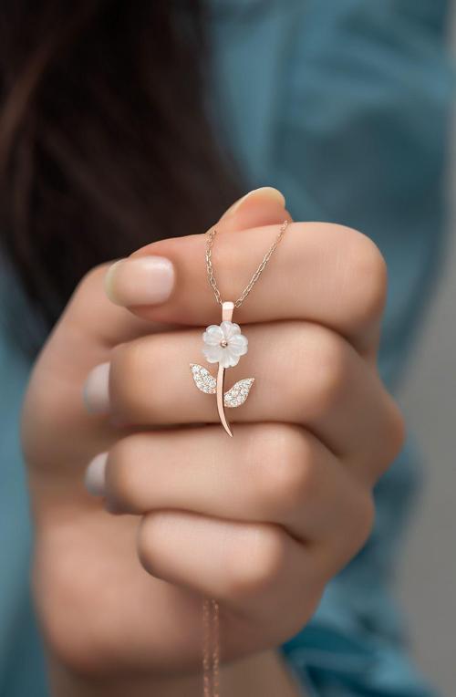 925 Ayar Gümüş Manolya Çiçeği Kolye