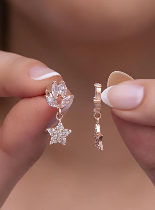 925 Ayar Gümüş Mekik Zirkon Taşlı Sallantılı Minik Yıldız Küpe