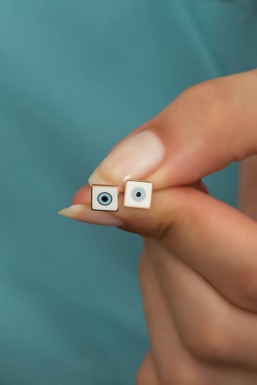 925 Ayar Gümüş Minimal Mineli Kare Model Küpe