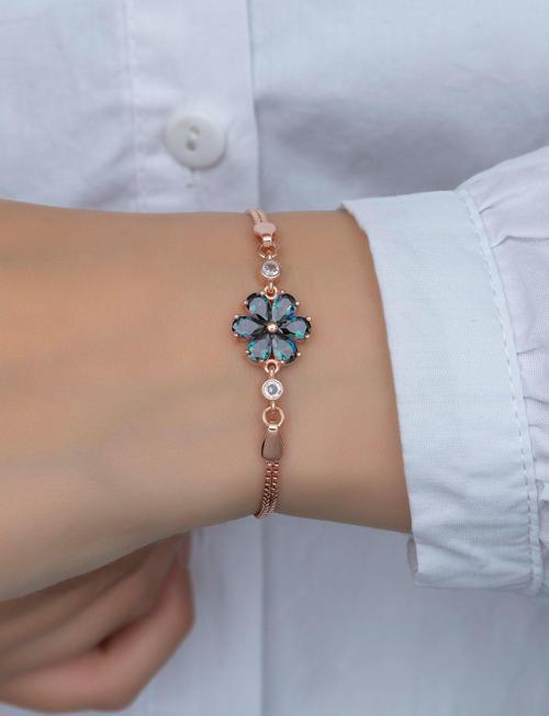 925 Ayar Gümüş Mistik Topaz Taşlı 6 Yaprak Çiçek Bileklik