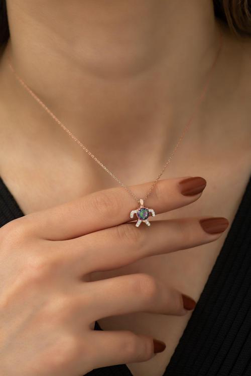 925 Ayar Gümüş Mistik Topaz Taşlı Minik Kaplumbağa Kolye Kadın Gümüş Kolye