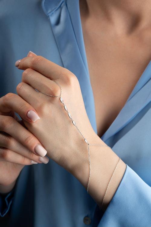 925 Ayar Gümüş Rodyum Kaplama Sıralı Baget Taşlı Şahmeran Bileklik 