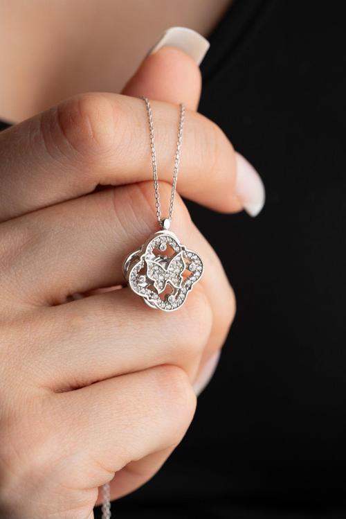 925 Ayar Gümüş Rodyum Kaplama Zirkon Taşlı Dönen Kelebek Kolye