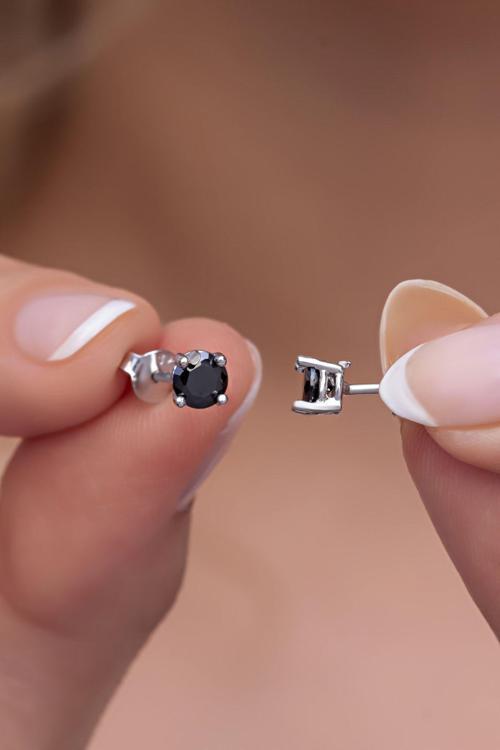 925 Ayar Gümüş Siyah Taşlı 4 Mm Tektaş Küpe