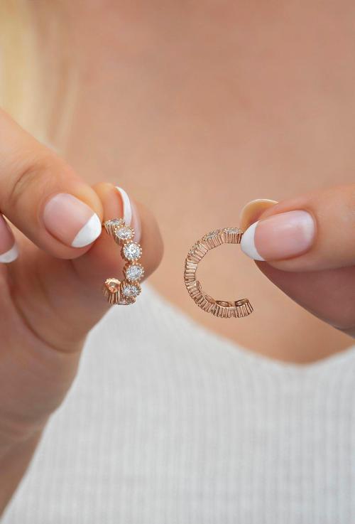 925 Ayar Gümüş Yarım Tur Model Zirkon Taşlı Küpe
