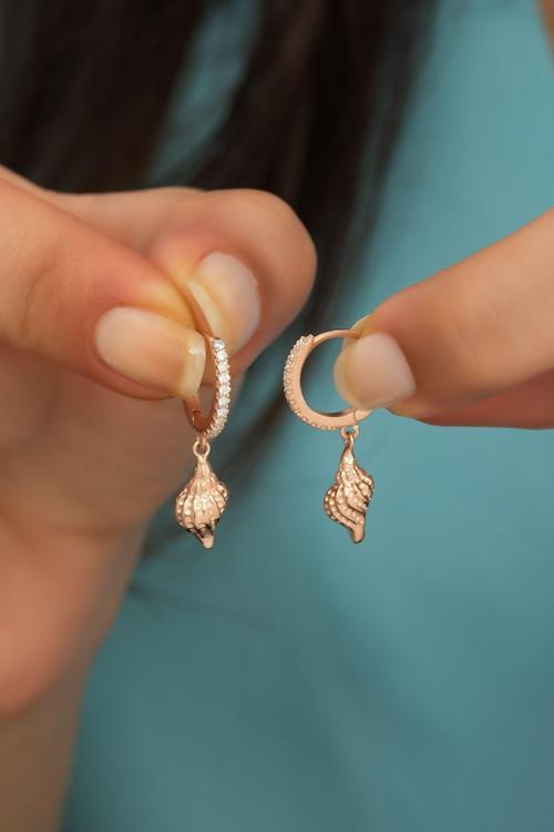 925 Ayar Gümüş Zirkon Taşlı Deniz Kabuğu Küpe