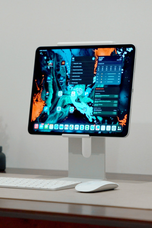 Tablet Standı | Masaüstü Telefon ve Tablet Tutucu, Kaymaz Tabanlı, Sağlam ve Şık Tasarım