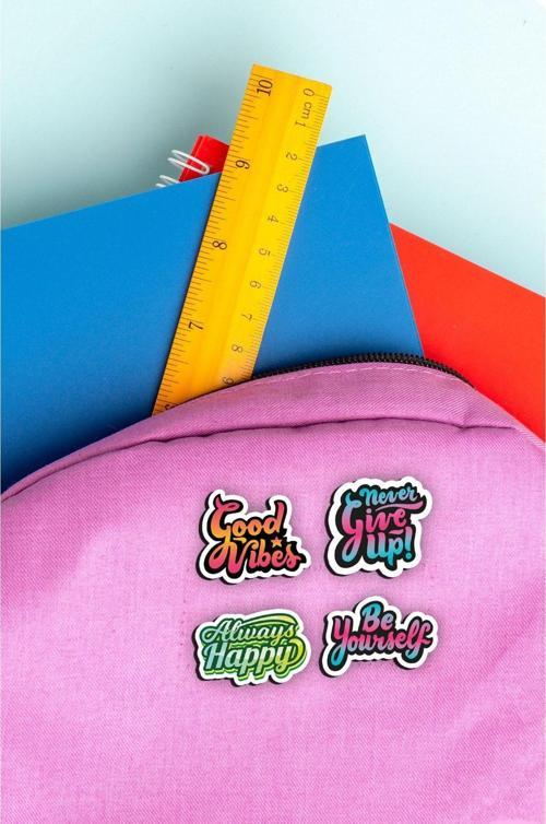 Karakter Uv Baskılı 4'lü İğneli Ahşap Rozet 5 cm
