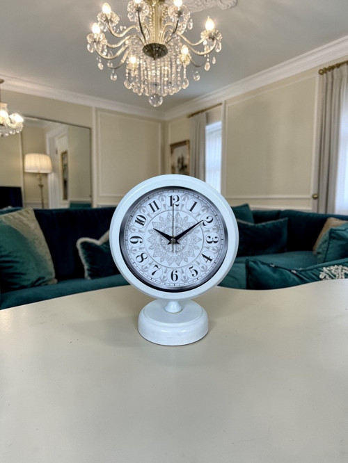 Büro Ev Ofis Hediyesi için 20x25CM Beyaz Motifli Metal Masa Saati