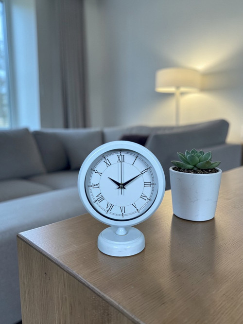 Büro Ev Ofis Hediyesi için 20x25CM Beyaz Pure Roman Metal Masa Saati