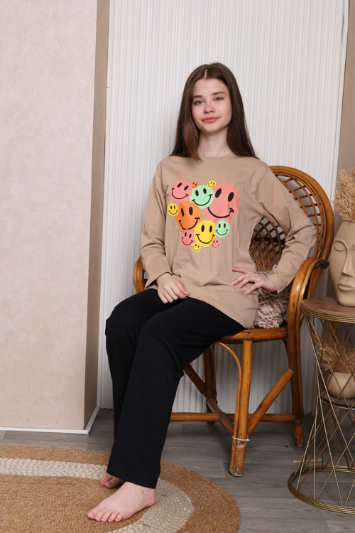 Genç Kız Figürlü İnce Uzun Kollu Pijama Takımı